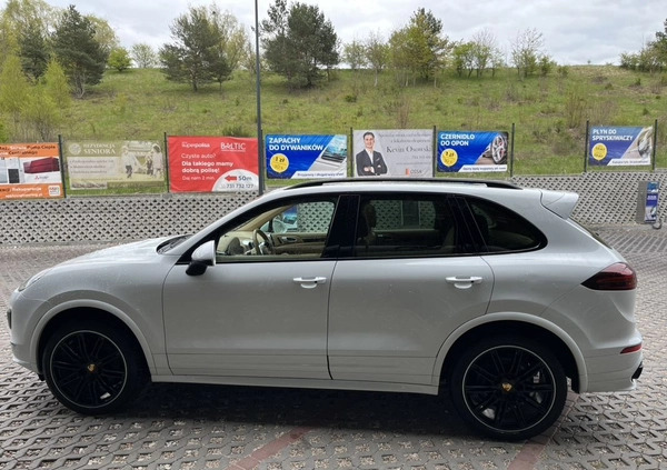 Porsche Cayenne cena 229000 przebieg: 175000, rok produkcji 2017 z Gdańsk małe 781